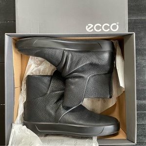Ecco Soft 38 Leather Slouch Boot 7.5 Black Zip Flat
